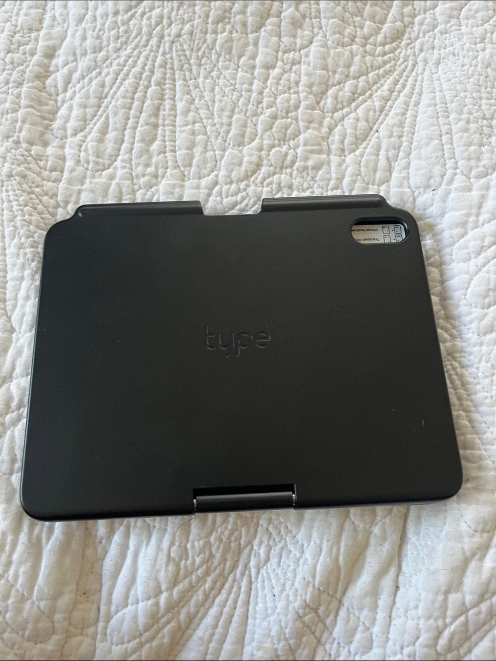 iPad mini 8 TYPE keyboard with trackpad